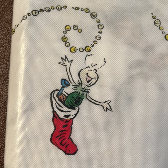 Grinch Vinyl Tablecloth - Picture 4 of 7